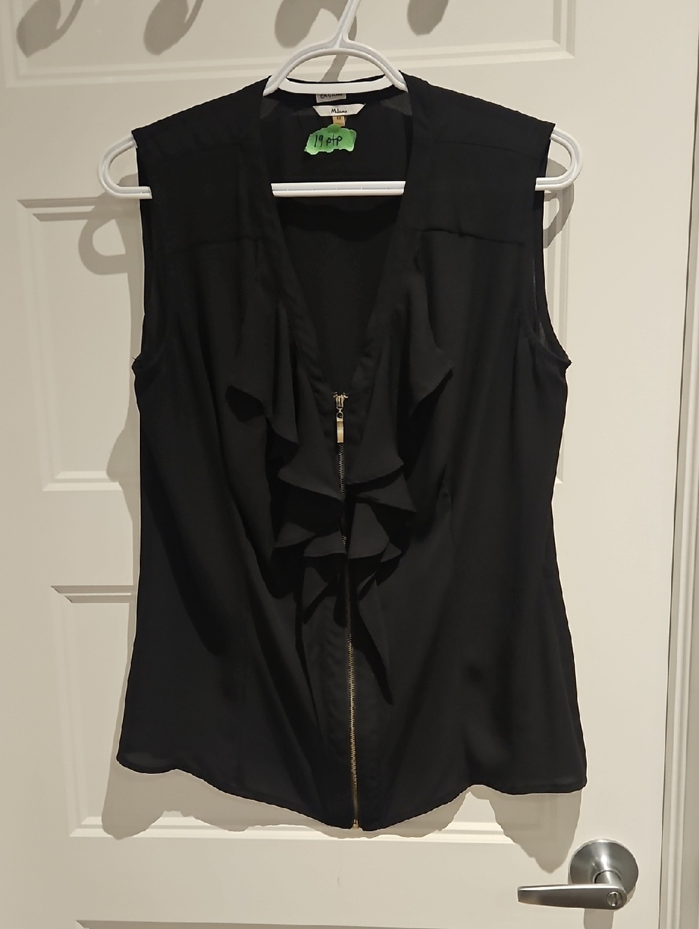 💜2/$20💜Milano Black Sleeveless Ruffle Zip-Front Blouse